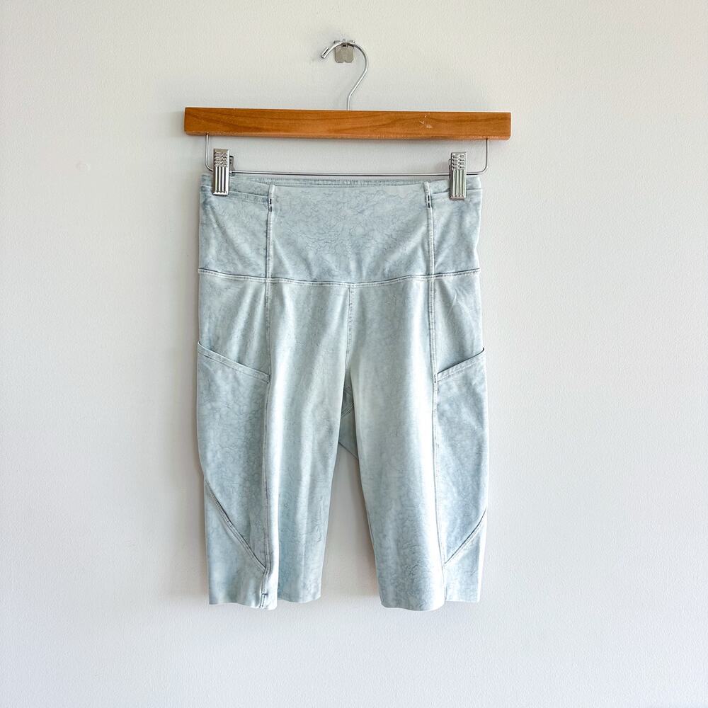 Lululemon Fast and Free Short 10" City Grit White Blue Fog 4